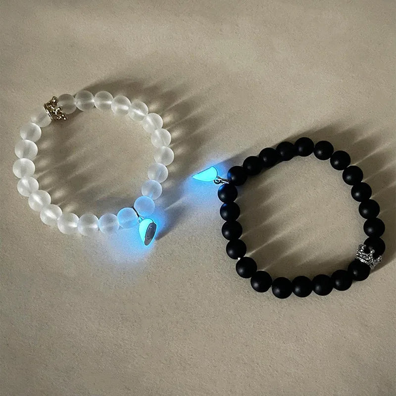 Fashion Jewelry 2Pcs Handmade Crown Beaded Charms Bracelet Luminou Heart Glow in the Dark Couple Bracelet for Lover Men Women Fluorescent Gift